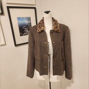 Vintage Harvé Benard brown wool blend herringbone blazer with a faux fur collar